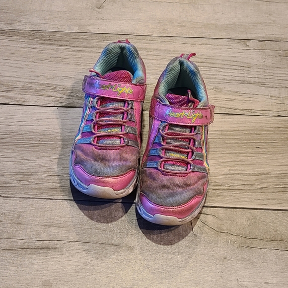 🍬 Skechers heart lights girls sneakers🪅🎠 🌸 💕 ✨️ 🏵💫🧋☃️🦋🐯🐠 - Picture 1 of 4